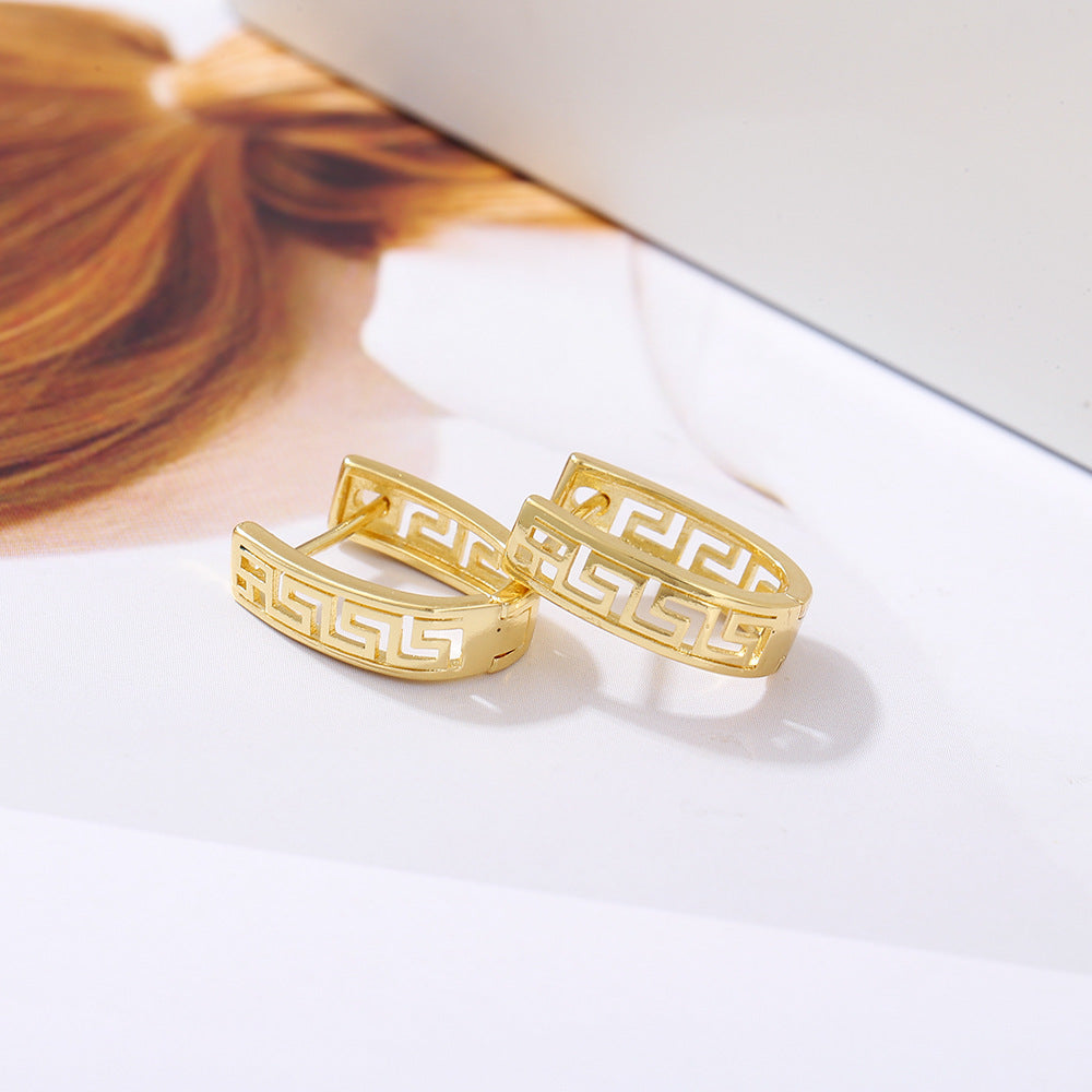 Wholesale U-shaped Hollow Pattern Copper Gold-plated Earrings